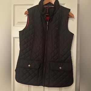 New with tag Tommy Hilfiger Black Quilted Vest with Pockets